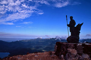 男体山