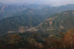 鶏鳴山