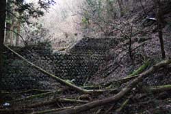 二股山
