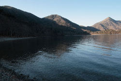 半月山