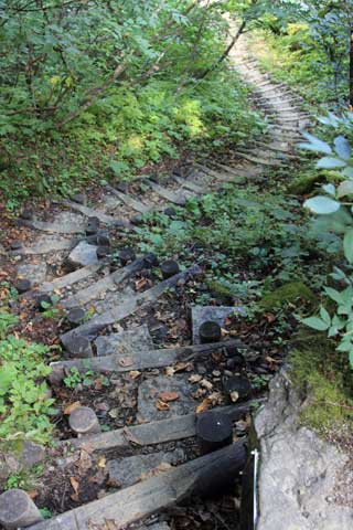 急坂もあり銅沼へ 磐梯山(裏磐梯スキー場コース)