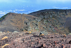 岩手山は岩手富士・南部片富士・巌鷲山とも呼ばれる東北の名峰